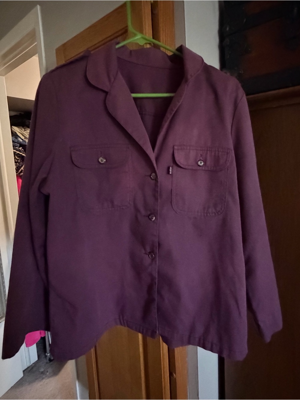 Vintage Levi Strauss & Co. women’s utility shirt jacket in a deep plum / burgund